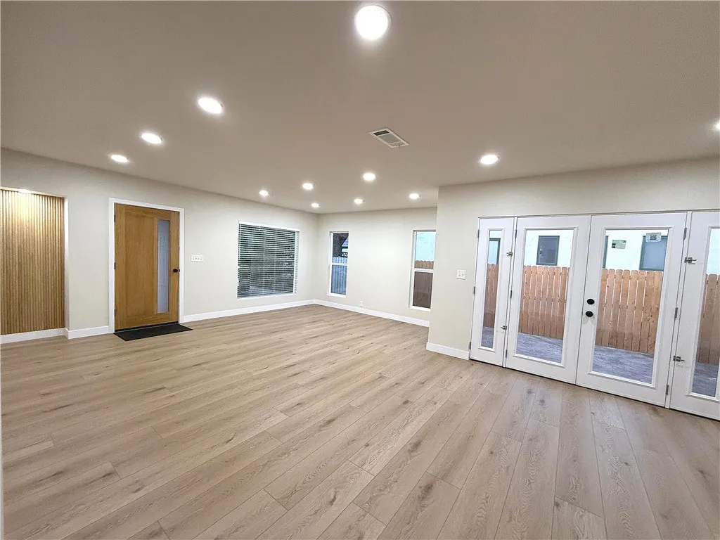 Additional image 29 of 1207 S Van Ness Ave, Santa Ana, CA 92707