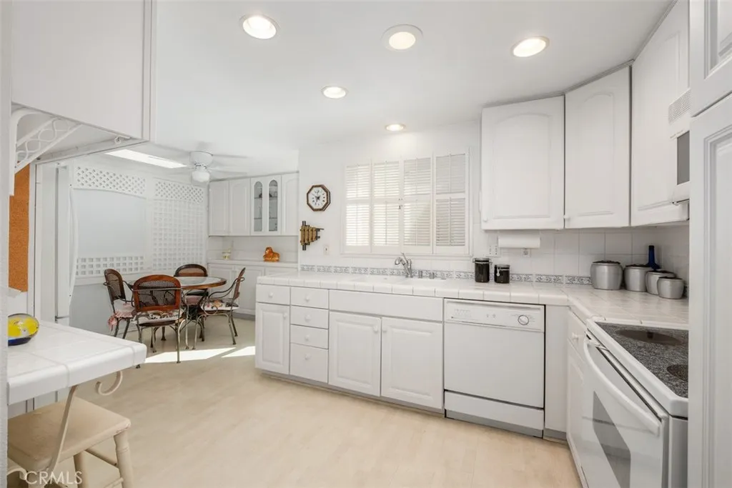 Additional image 41 of 2388 W Via Mariposa Unit 3E, Laguna Woods, CA 92637