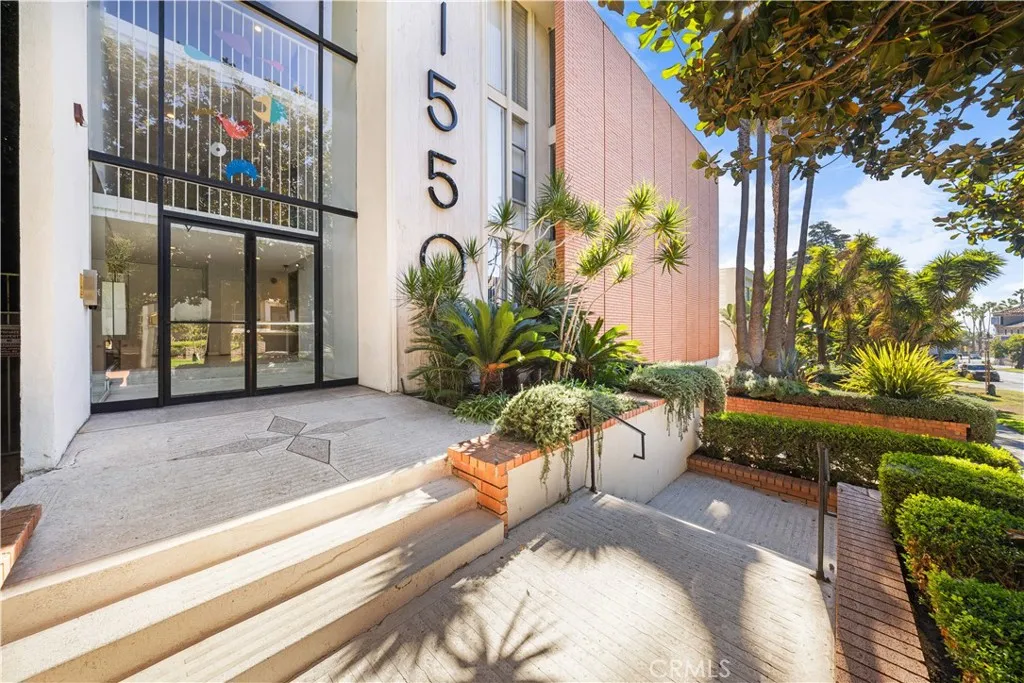 Additional image 6 of 1550 N Laurel Avenue N Unit 203, Los Angeles, CA 90046