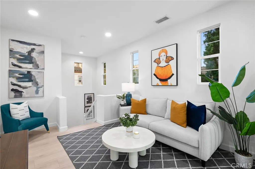 Additional image 103 of 345 Tall Oak, Irvine, CA 92603