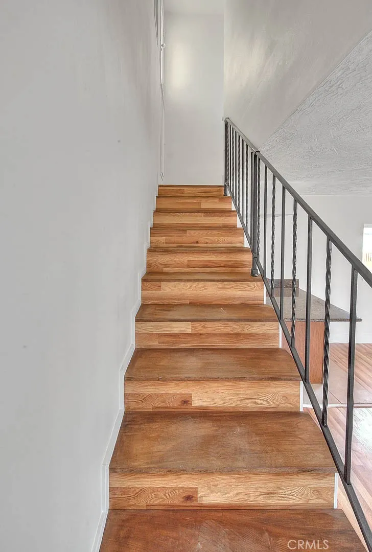 Additional image 128 of 547 W 106th St, Los Angeles, CA 90044