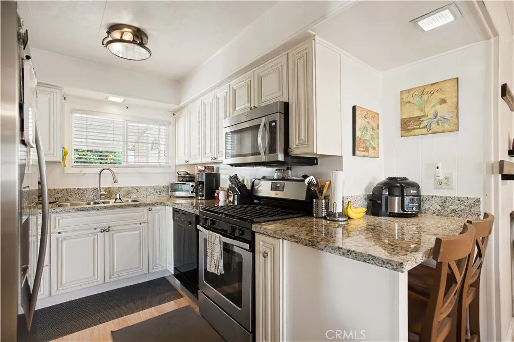 Additional image 8 of 39 Pine Via Avenue, Anaheim, CA 92801