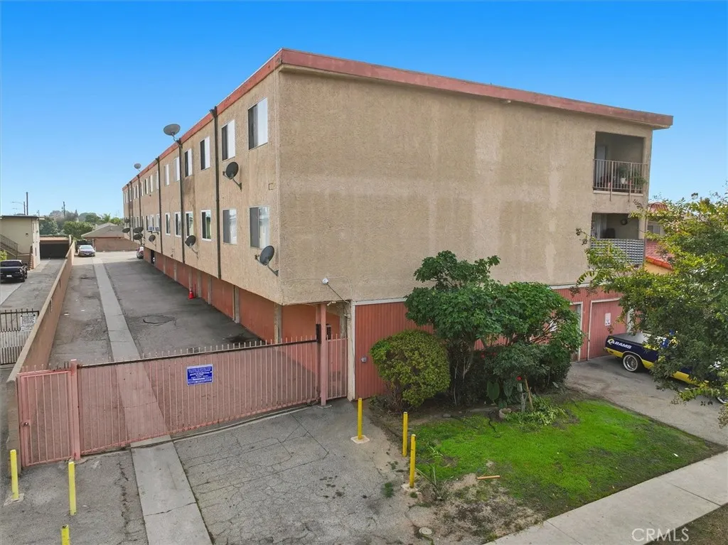 Additional image 54 of 1036 Magnolia Ave Unit 207, Gardena, CA 90247