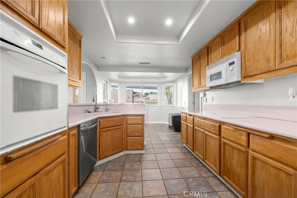 Additional image 95 of 6998 Summit Valley Road, Hesperia, CA 92345