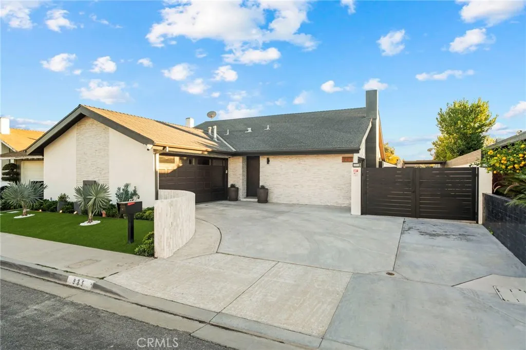 Additional image 3 of 985 Begonia Avenue, Costa Mesa, CA 92626