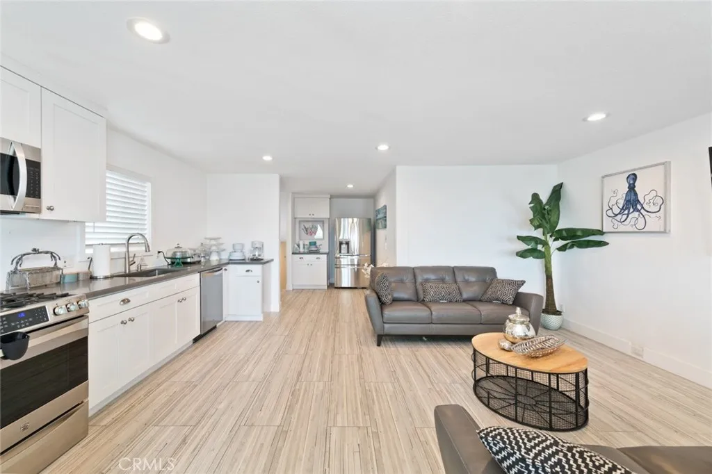 Additional image 24 of 2212 W Oceanfront, Newport Beach, CA 92663