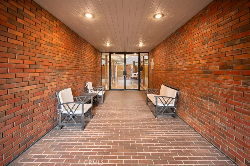 750 S Bundy Dr Unit 108, Los Angeles, CA 90049