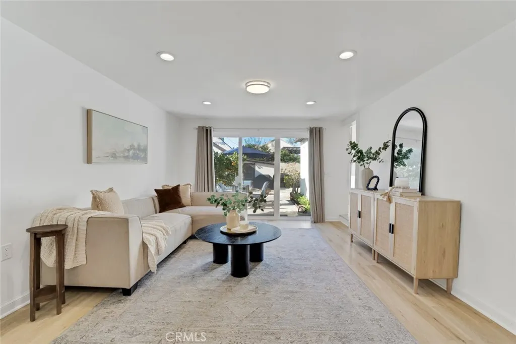 Additional image 11 of 337 N Beachwood Drive, Los Angeles, CA 90004