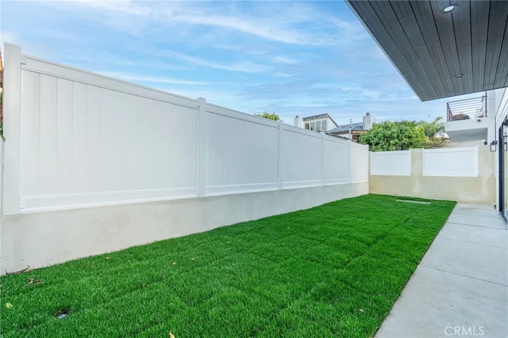 Additional image 36 of 110 S Irena Avenue Unit B, Redondo Beach, CA 90277