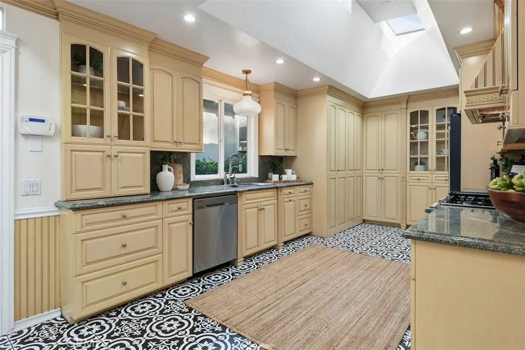 Additional image 52 of 266 Park Avenue, Long Beach, CA 90803