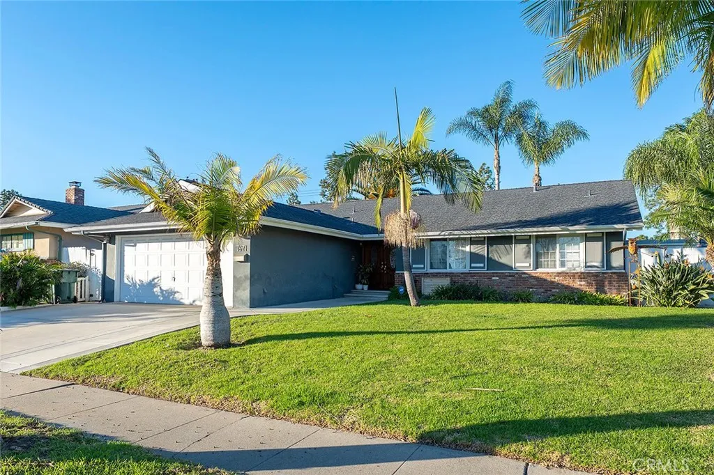 7671 Juliette Low Drive, Huntington Beach, CA 92647