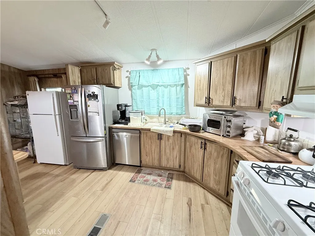 Additional image 24 of 1456 Philadelphia St Unit 427, Ontario, CA 91761