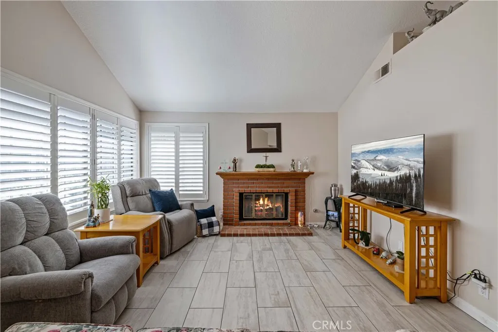 Additional image 76 of 406 Country Club Dr, Simi Valley, CA 93065