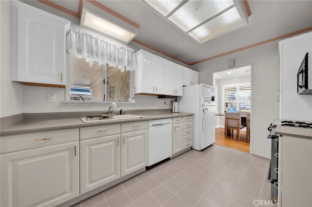 Additional image 58 of 5514 Bellflower Blvd, Lakewood, CA 90713