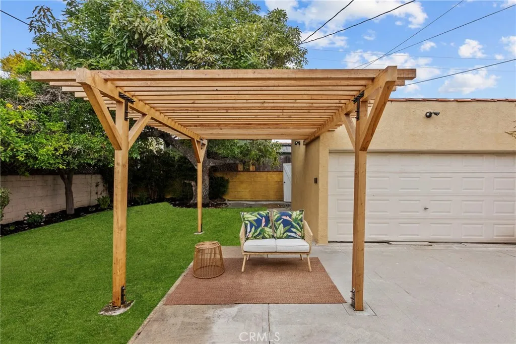 Additional image 85 of 2928 11th St, Los Angeles, CA 90018