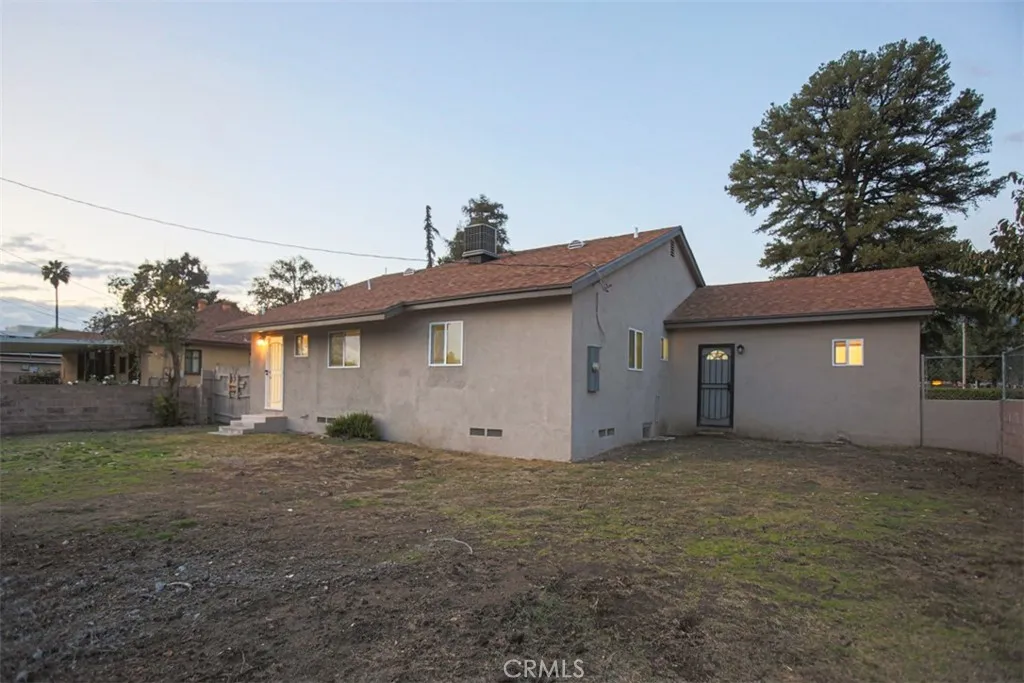 697 E 21st St, San Bernardino, CA 92404