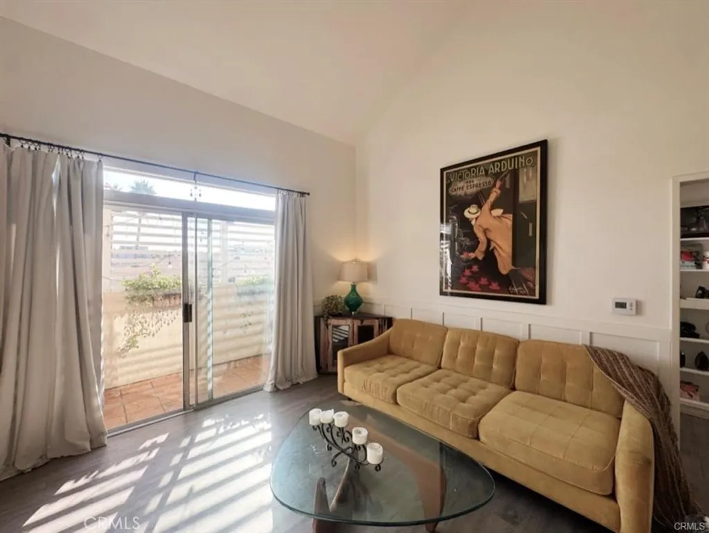 Additional image 3 of 13801 Oxnard Street Unit 206, Valley Glen, CA 91401