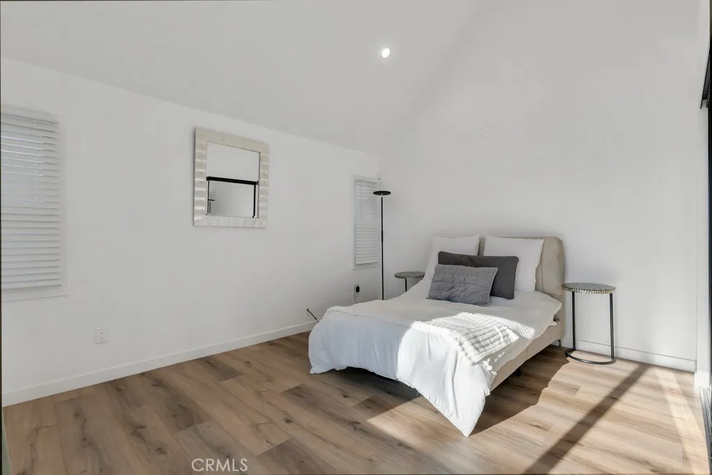 Additional image 59 of 1911 W Kenneth Rd, Glendale, CA 91201