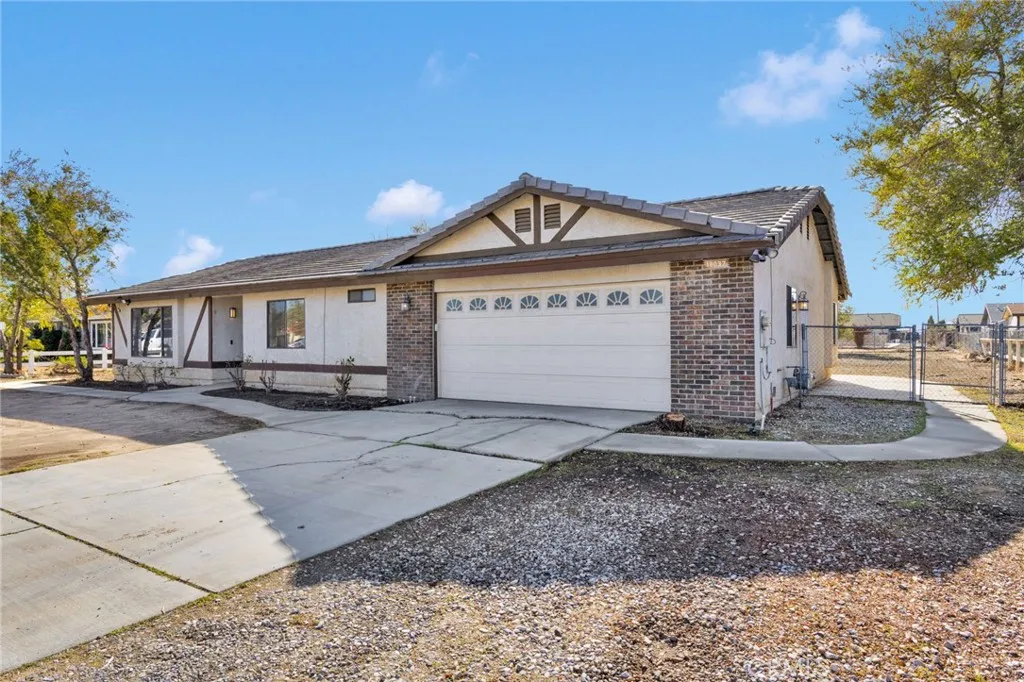 Additional image 90 of 18037 Mondamon Rd, Apple Valley, CA 92307