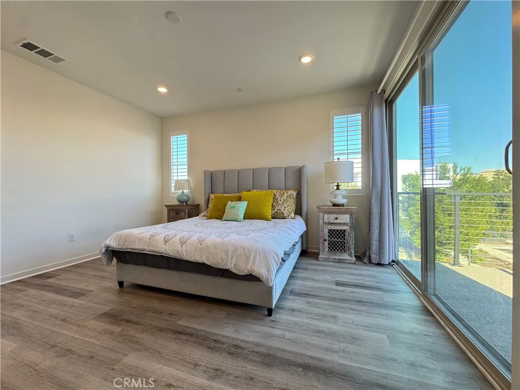 Additional image 20 of 129 Cadence, Irvine, CA 92618