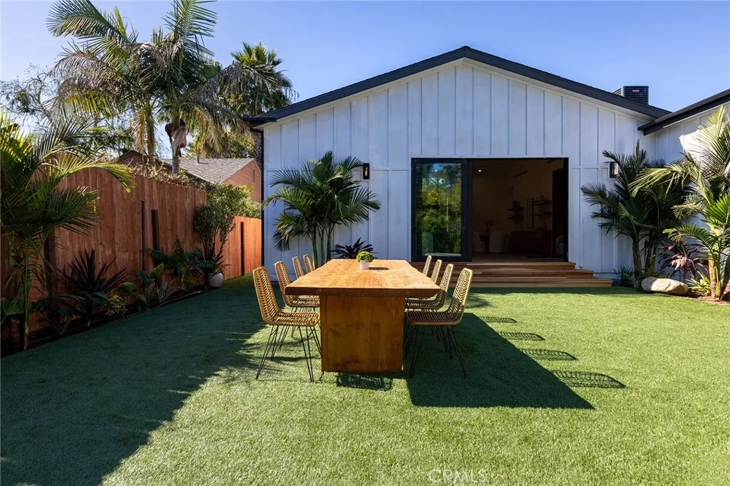 Additional image 120 of 5750 Stansbury Avenue, Sherman Oaks, CA 91401