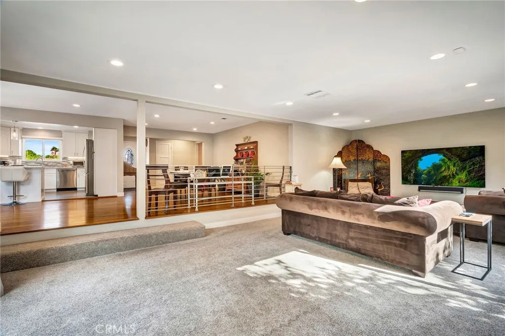 Additional image 66 of 17232 Elkwood St, Lake Balboa, CA 91406