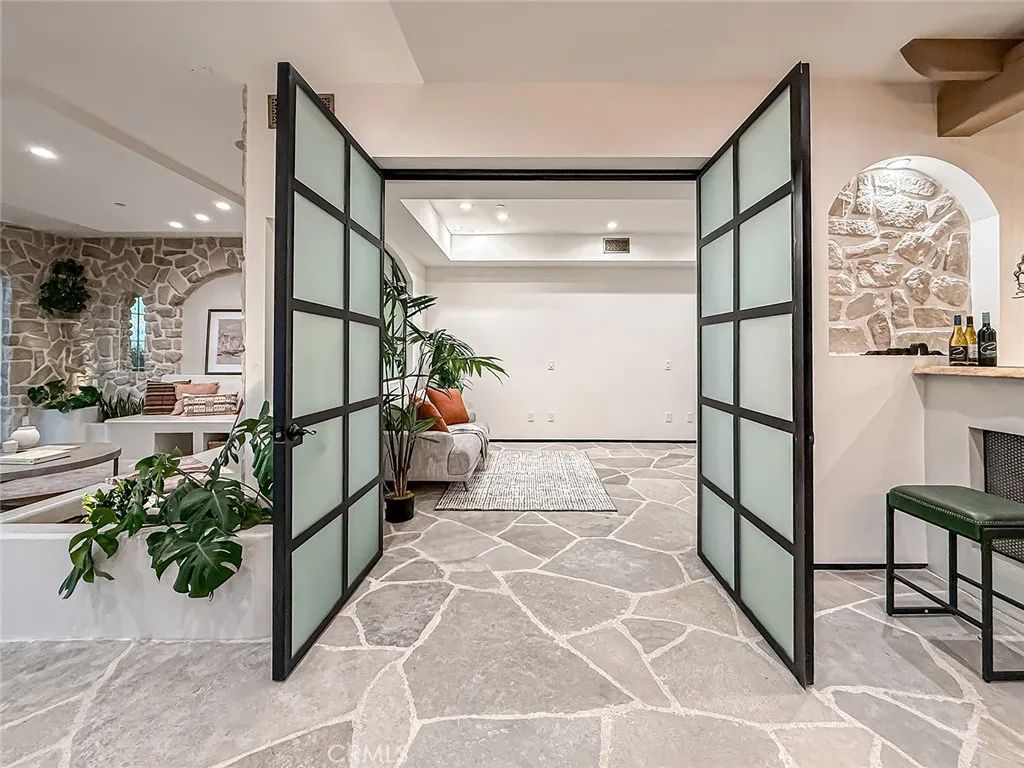 Additional image 33 of 33239 Mulholland Highway, Malibu, CA 90265