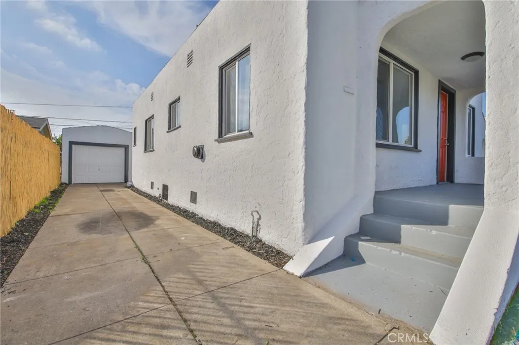 Additional image 27 of 946 E 104th St, Los Angeles, CA 90002