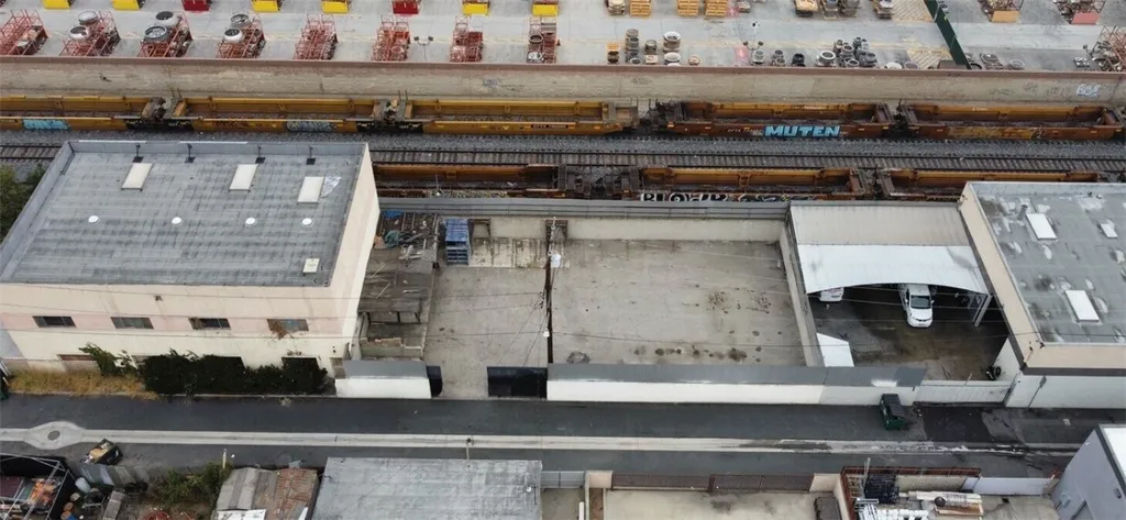 Property image for 15538 Rosales Aly, Paramount, CA 90723