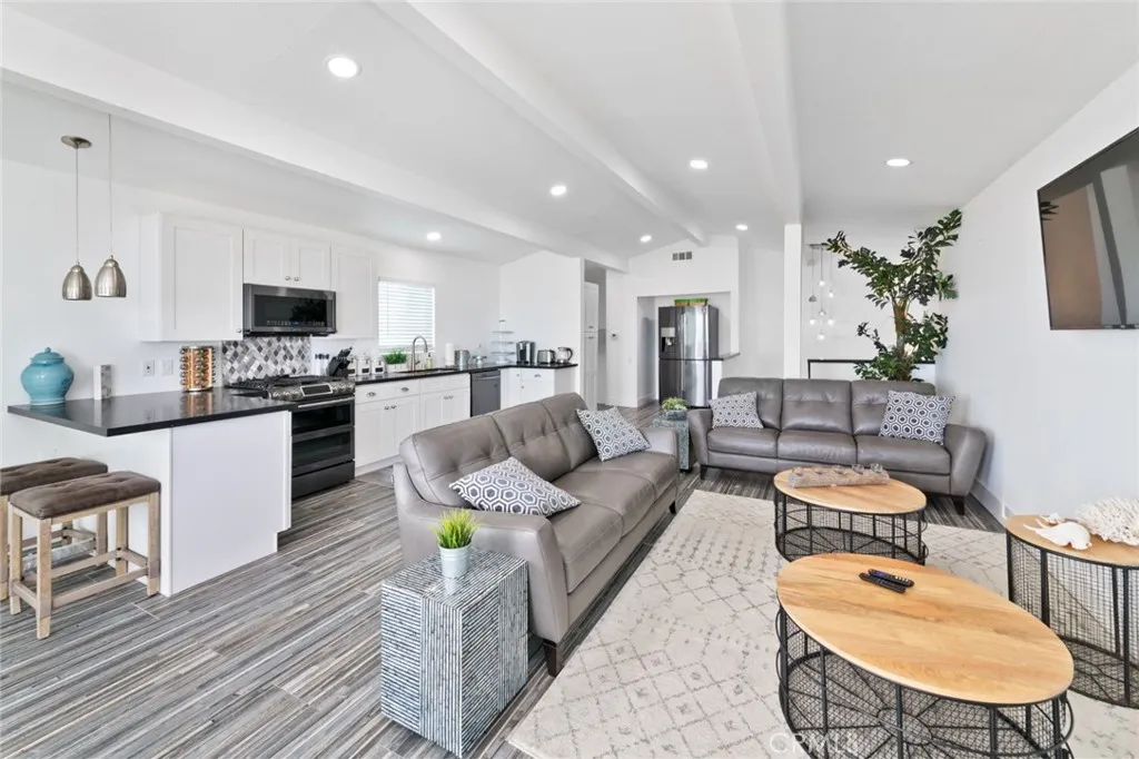 Additional image 72 of 2212 W Oceanfront, Newport Beach, CA 92663