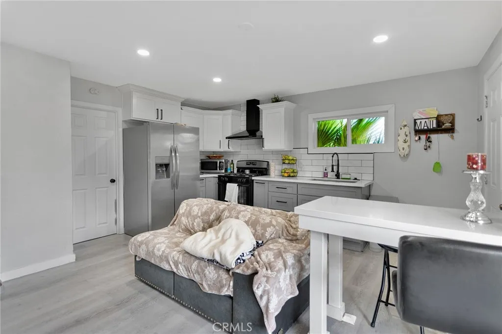 Additional image 35 of 112 May Ave, Barstow, CA 92301