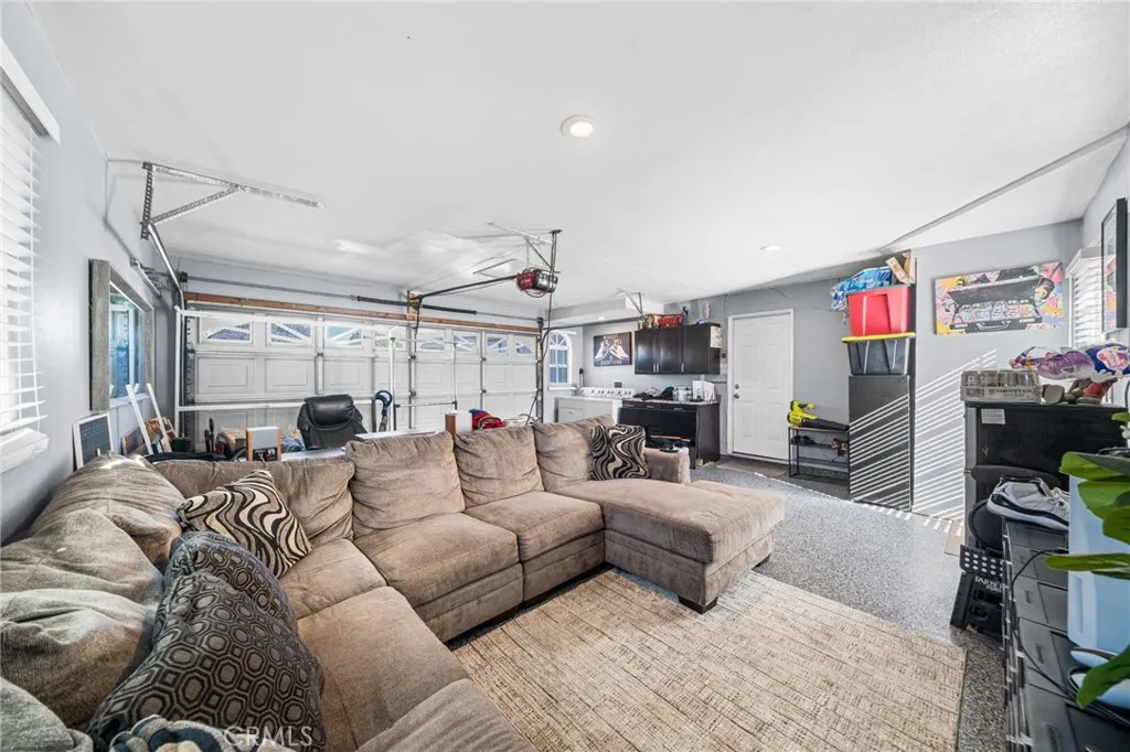 8526 San Vicente Ave, Riverside, CA 92504