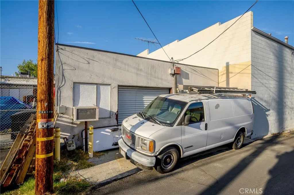 Additional image 79 of 2304 W Burbank Boulevard, Burbank, CA 91506