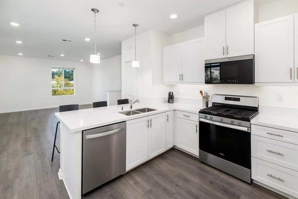 Additional image 13 of 953 Radcliffe Trail, Vista, CA 92081