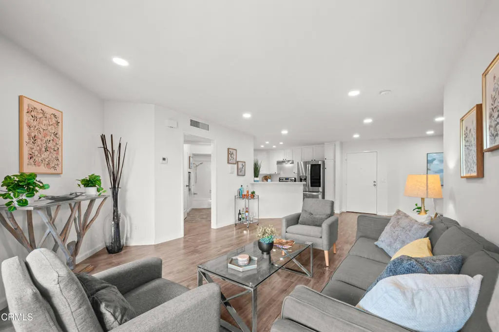 Additional image 9 of 3961 Via Marisol Unit 218, Los Angeles, CA 90042