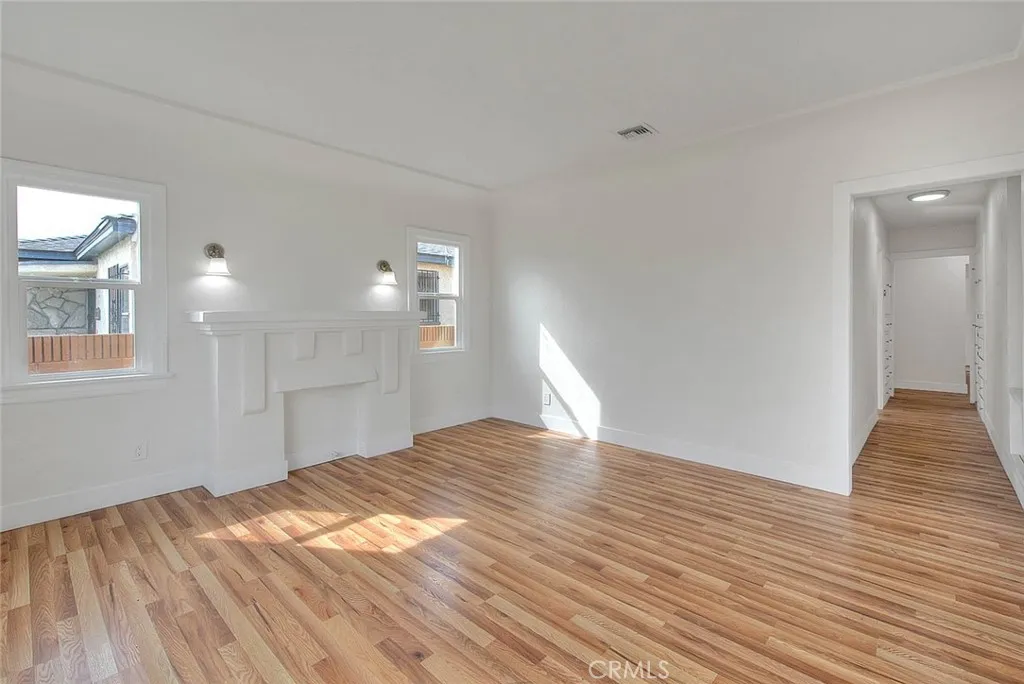 Additional image 91 of 547 W 106th St, Los Angeles, CA 90044