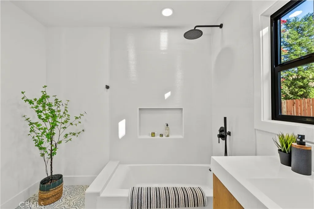 Additional image 17 of 5833 Allott Avenue, Valley Glen, CA 91401