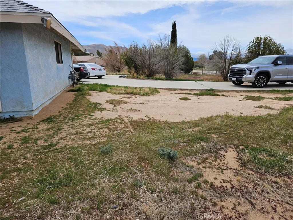 Additional image 14 of 11175 Tyee Road, Apple Valley, CA 92308