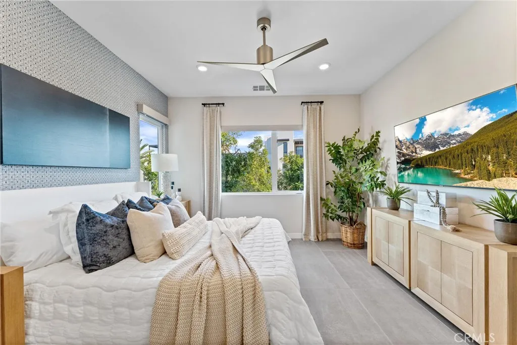 Additional image 79 of 419 Transport, Tustin, CA 92782