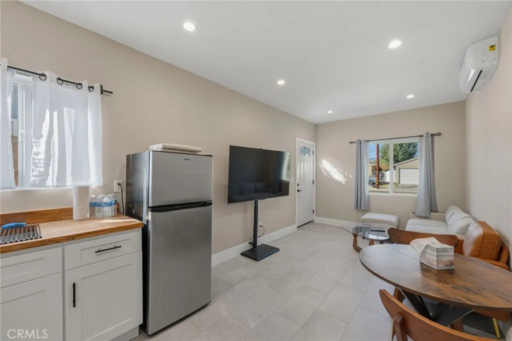 Additional image 38 of 23010 Hartland, West Hills, CA 91307