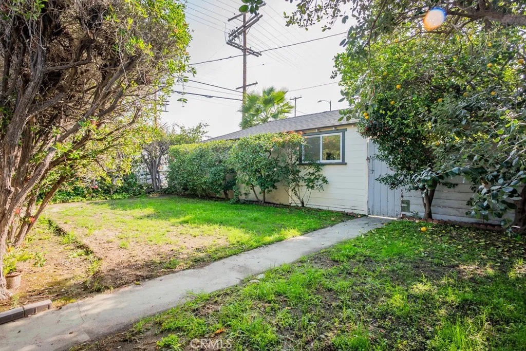 Additional image 131 of 12500 Martha St, Valley Village, CA 91607