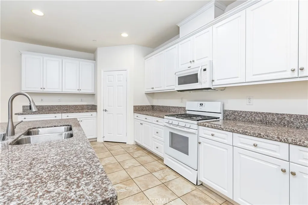 Additional image 19 of 13044 Bramble St, Eastvale, CA 92880