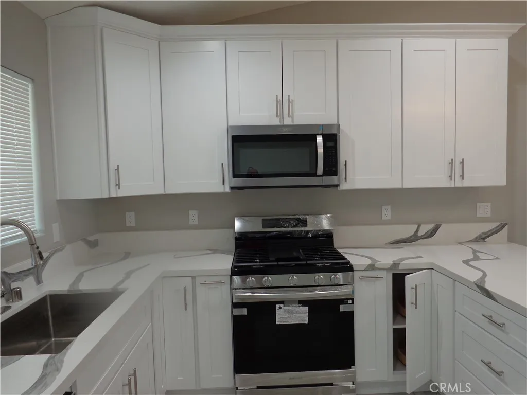 Additional image 9 of 12744 Running Deer Rd, Apple Valley, CA 92308