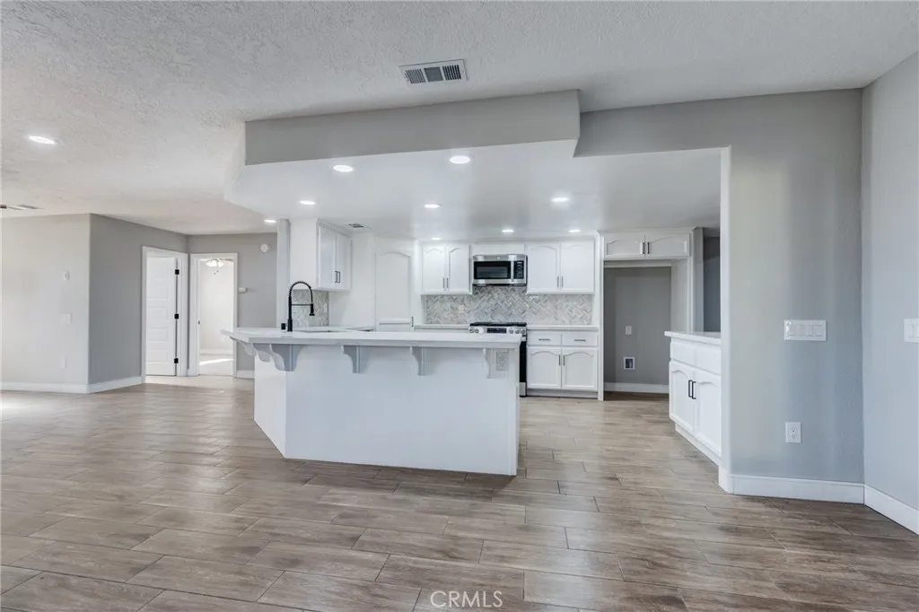 Additional image 79 of 10731 Anaconda Avenue, Oak Hills, CA 92344