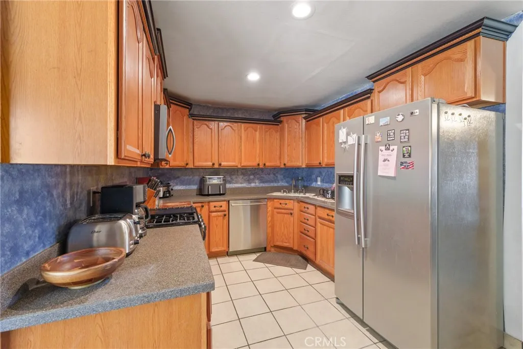 Additional image 49 of 913 E Virginia Way, Barstow, CA 92311