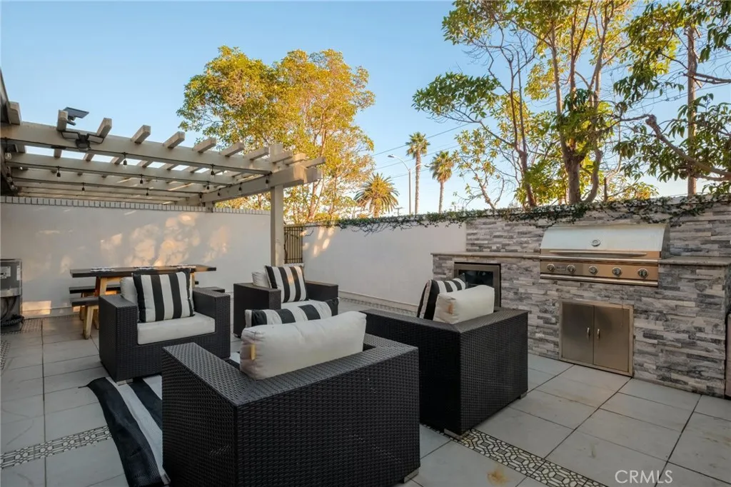 Additional image 24 of 18 Malaga Place East E, Manhattan Beach, CA 90266