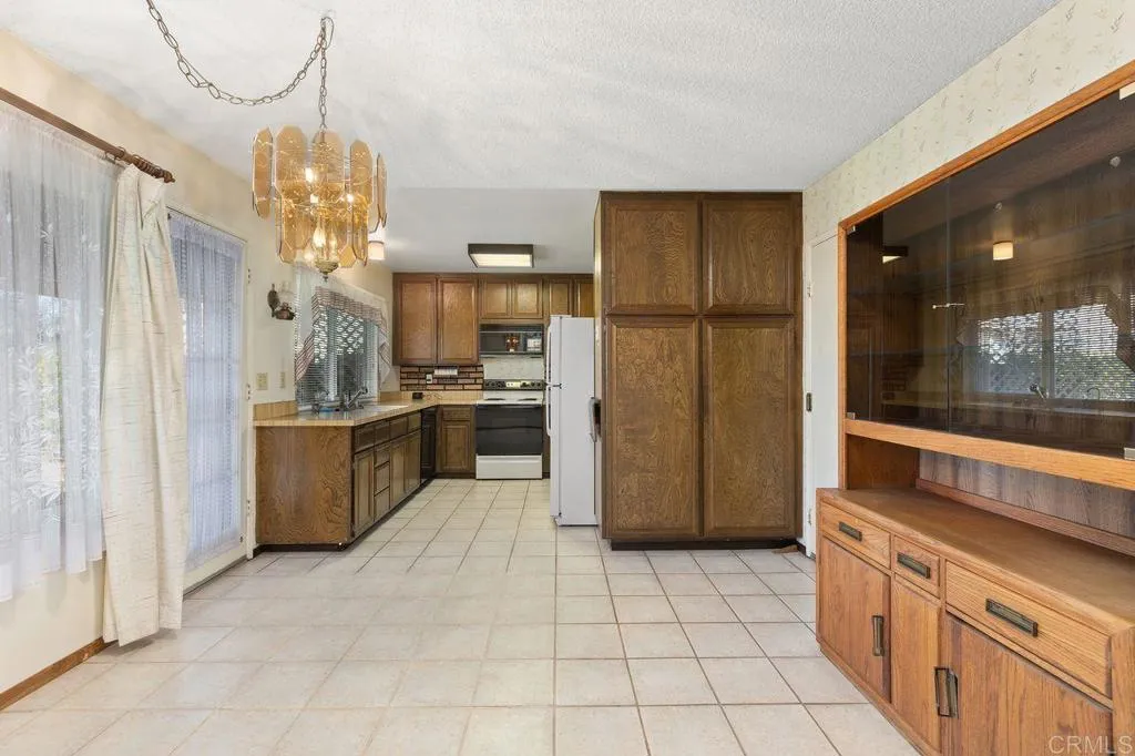 Additional image 10 of 320 Calle Adela, San Marcos, CA 92069