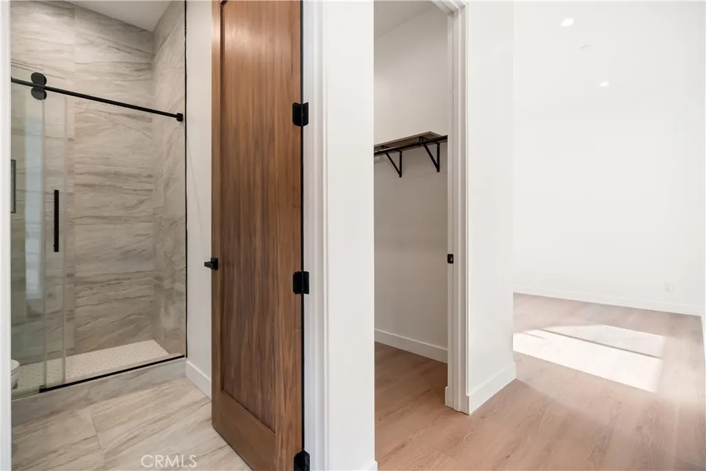 Additional image 64 of 6935 Jellico Avenue, Lake Balboa, CA 91406