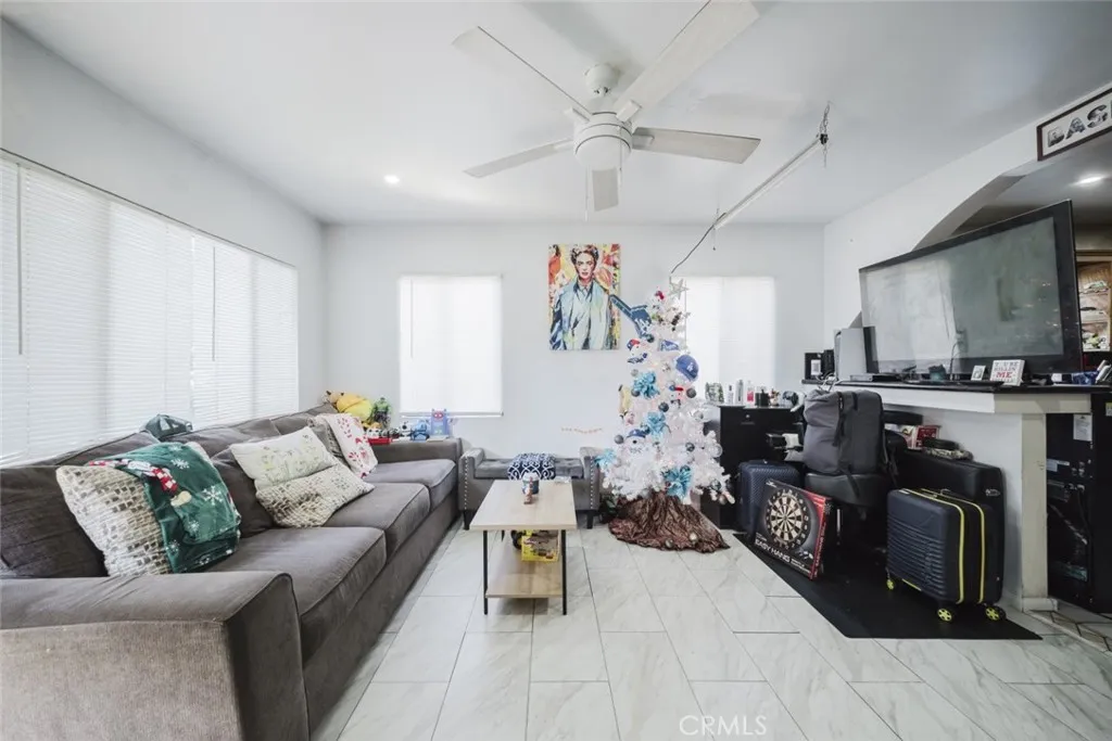 Additional image 4 of 907 5th Street, San Fernando, CA 91340