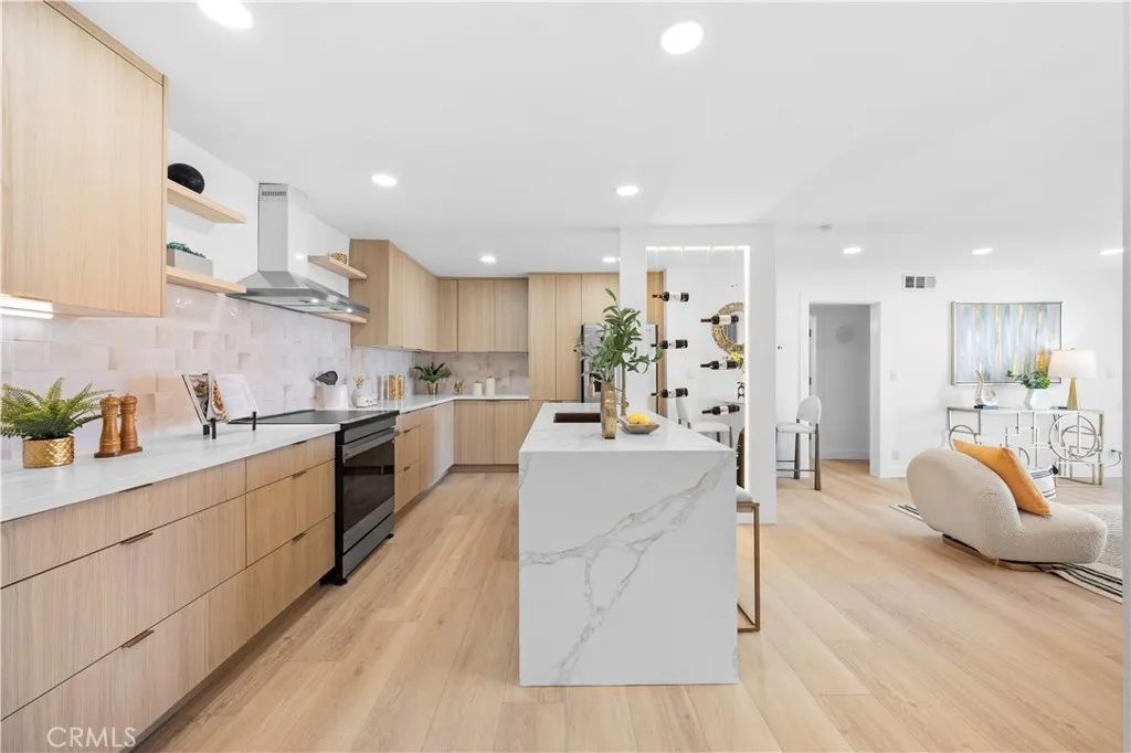 Additional image 58 of 1550 N Laurel Avenue N Unit 203, Los Angeles, CA 90046